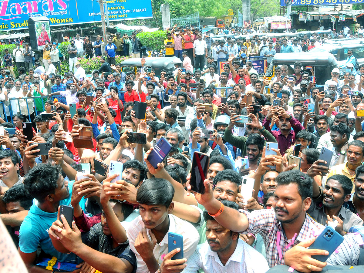 Anusuya_20and_20Heba_20Patel_20at_20Kurnool_9.jpg 9