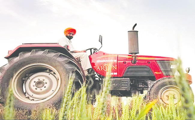 TRACTOR.jpg