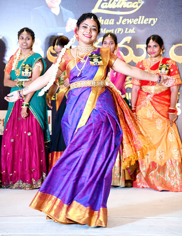 Telugu_20Ammayi_20Auditions_20at_20Visakhapatnam_8.jpg 8