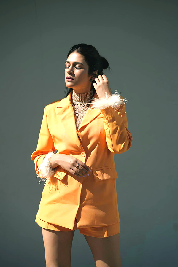 Actress_20Shraddha_20Das_20Latest_20Photos_11.jpg 11