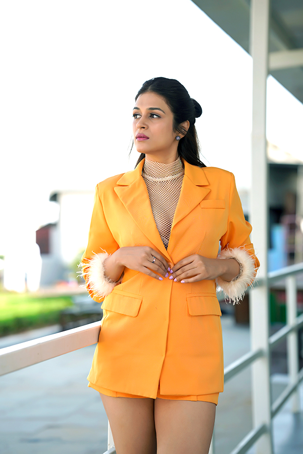 Actress_20Shraddha_20Das_20Latest_20Photos_17.jpg 16