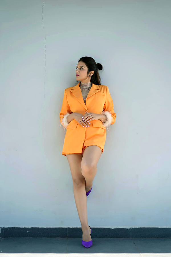 Actress_20Shraddha_20Das_20Latest_20Photos_19.jpg 18