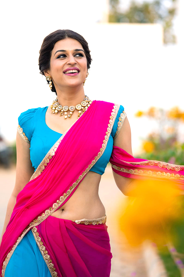Actress_20Shraddha_20Das_20Latest_20Photos_6.jpg 6
