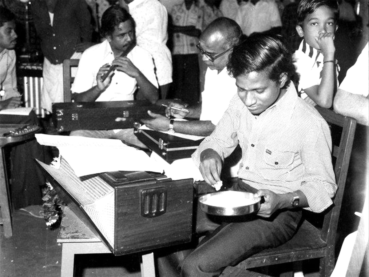 Music_20Director_20Ilayaraja_20Rare_20Photos_22.jpg 22