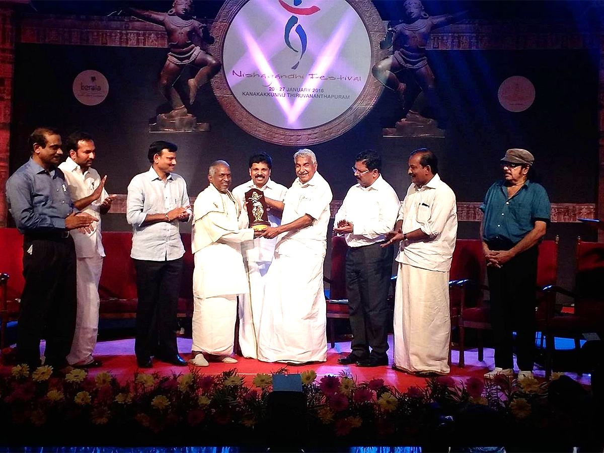 Music_20Director_20Ilayaraja_20Rare_20Photos_29.jpg 28
