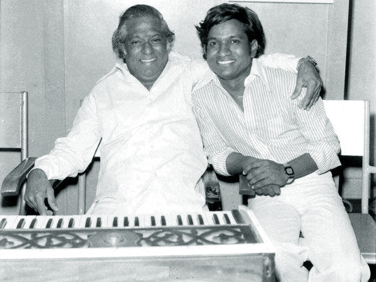 Music_20Director_20Ilayaraja_20Rare_20Photos_3.jpg 3