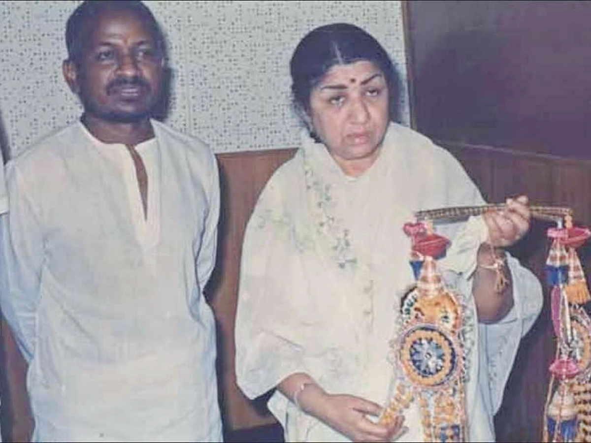 Music_20Director_20Ilayaraja_20Rare_20Photos_45.jpg 44
