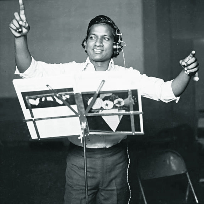 Music_20Director_20Ilayaraja_20Rare_20Photos_7.jpg 7