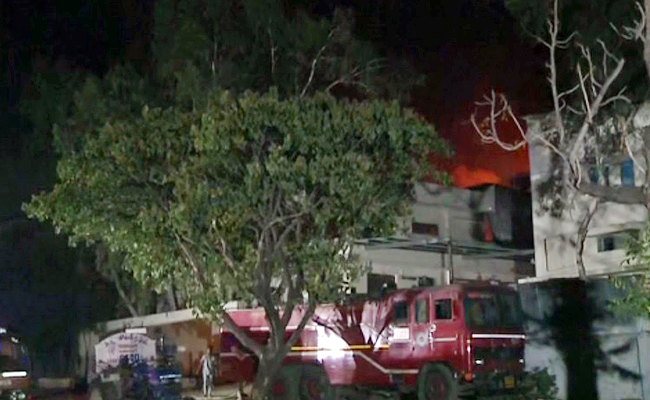 Fire_20Accident_20In_20Mallapur_20Industrial_20Area_001.jpg