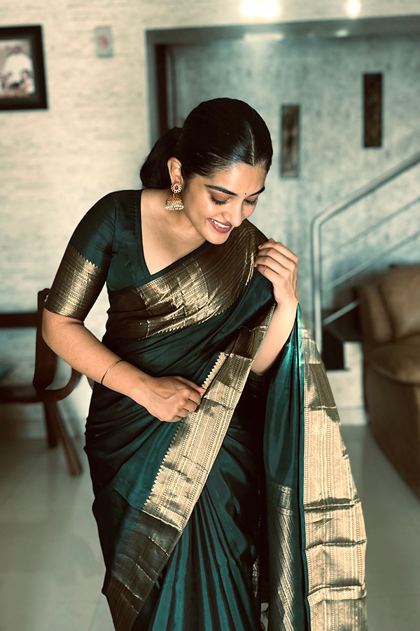 Nivetha_20Thomas_20Latest_20Pics_11.jpg 10