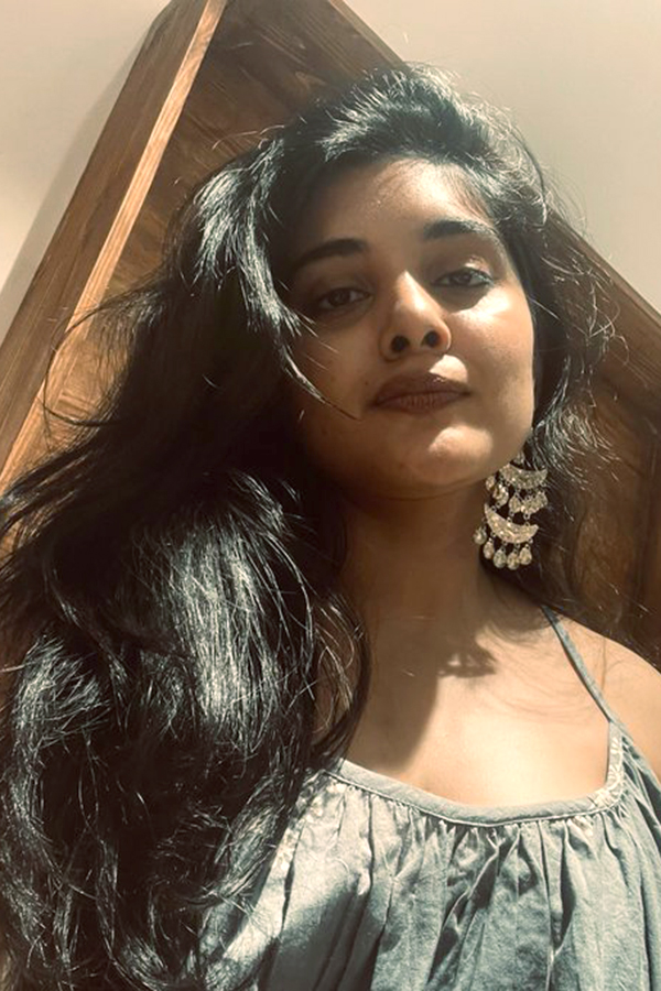 Nivetha_20Thomas_20Latest_20Pics_16.jpg 15