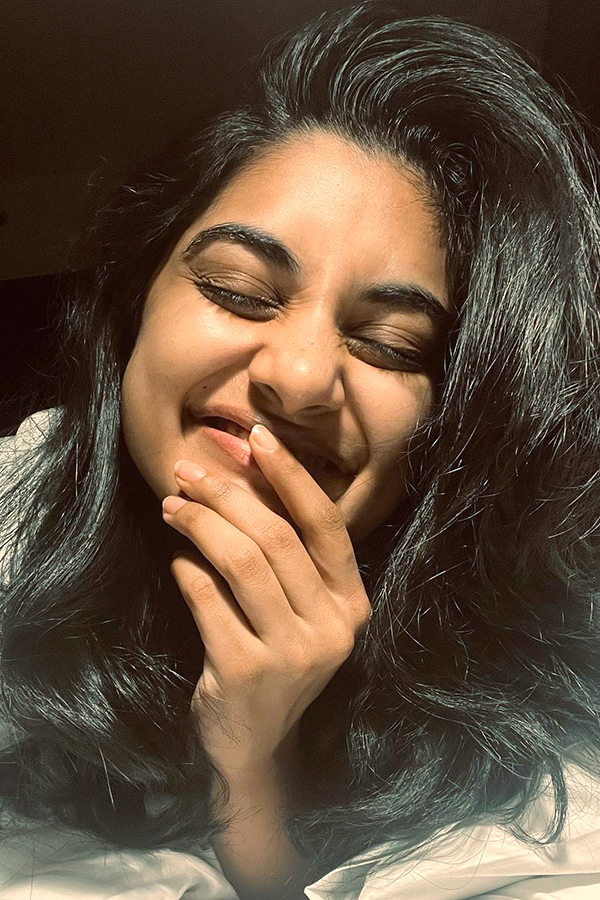 Nivetha_20Thomas_20Latest_20Pics_19.jpg 17