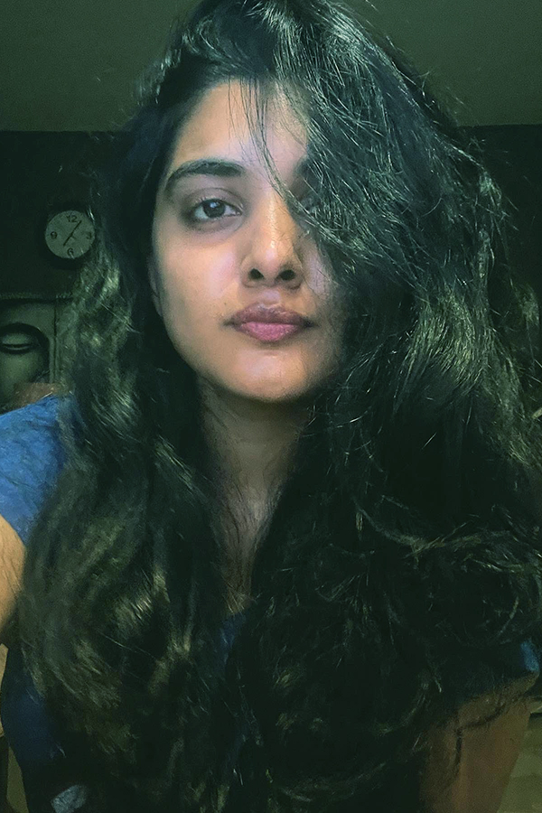 Nivetha_20Thomas_20Latest_20Pics_23.jpg 21