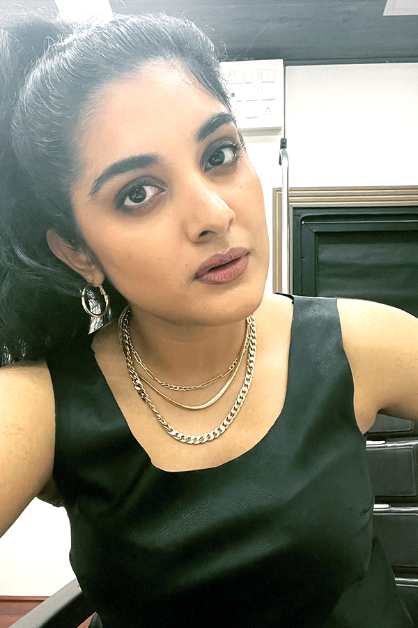 Nivetha_20Thomas_20Latest_20Pics_25.jpg 23