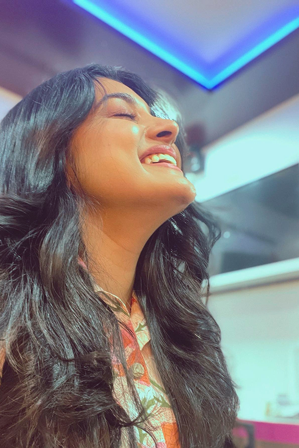 Nivetha_20Thomas_20Latest_20Pics_4.jpg 4