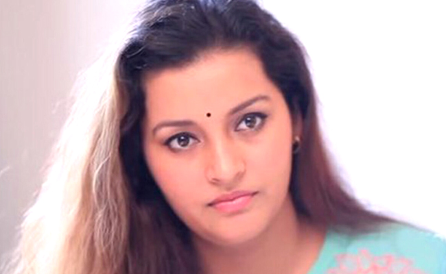 Renudesai_001.jpg