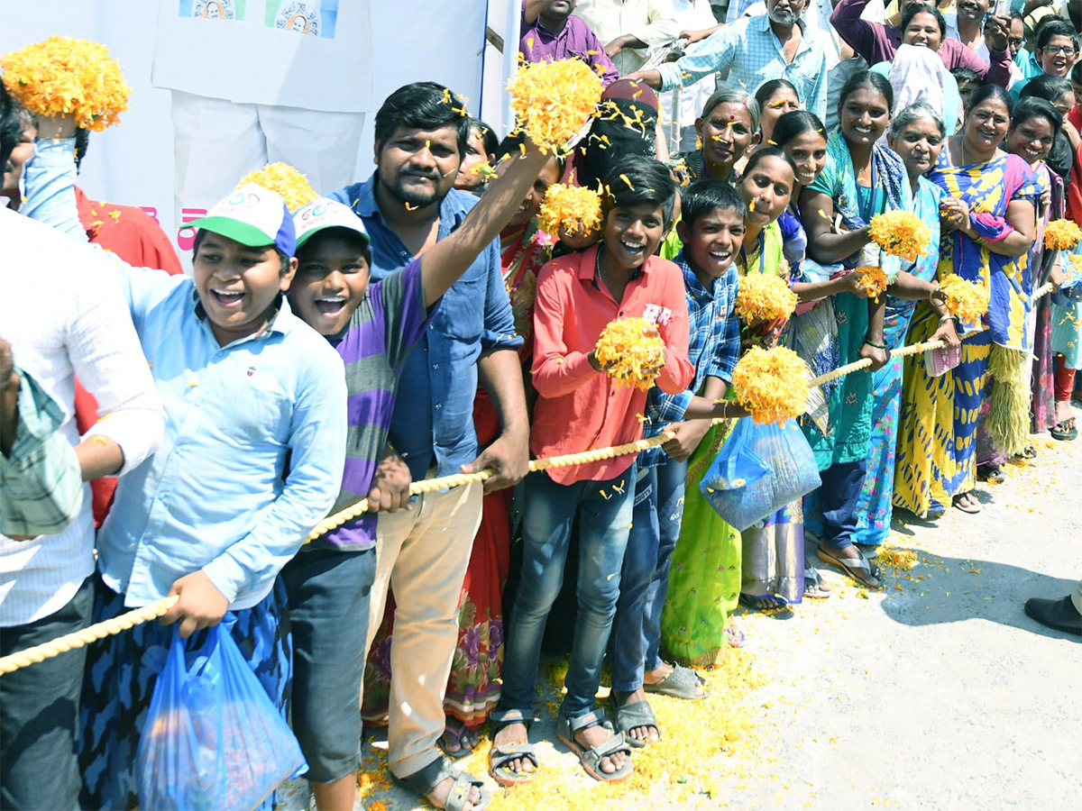 YSR_20Ebc_20Nestham_20Cm_20Jagan_20Markapuram_20Tour_20Photos_16.jpg 16