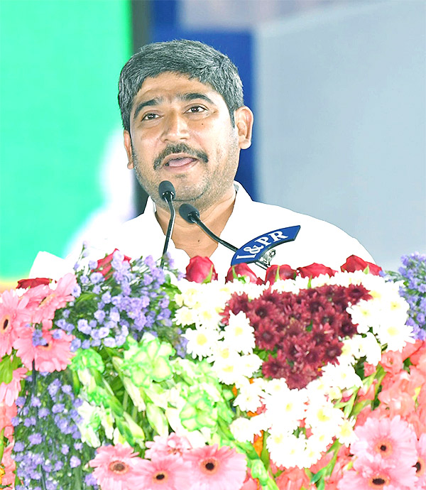 YSR_20Ebc_20Nestham_20Cm_20Jagan_20Markapuram_20Tour_20Photos_27.jpg 27
