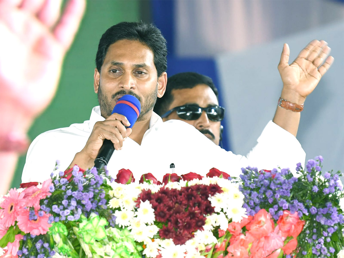 YSR_20Ebc_20Nestham_20Cm_20Jagan_20Markapuram_20Tour_20Photos_41.jpg 36