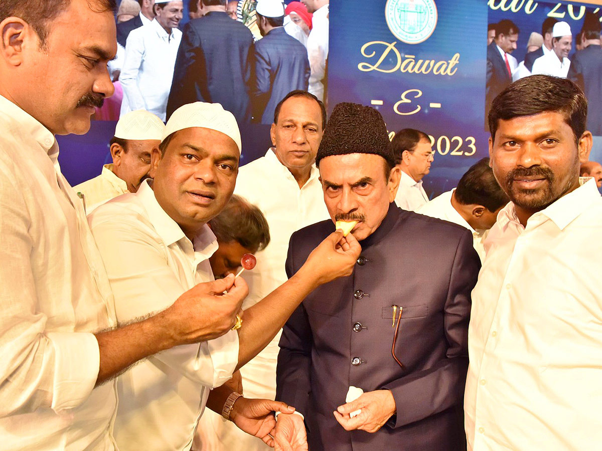 CM_20KCR_20Attends_20DawatEIftar_20Party_20at_20LB_20Stadium_3.jpg 3