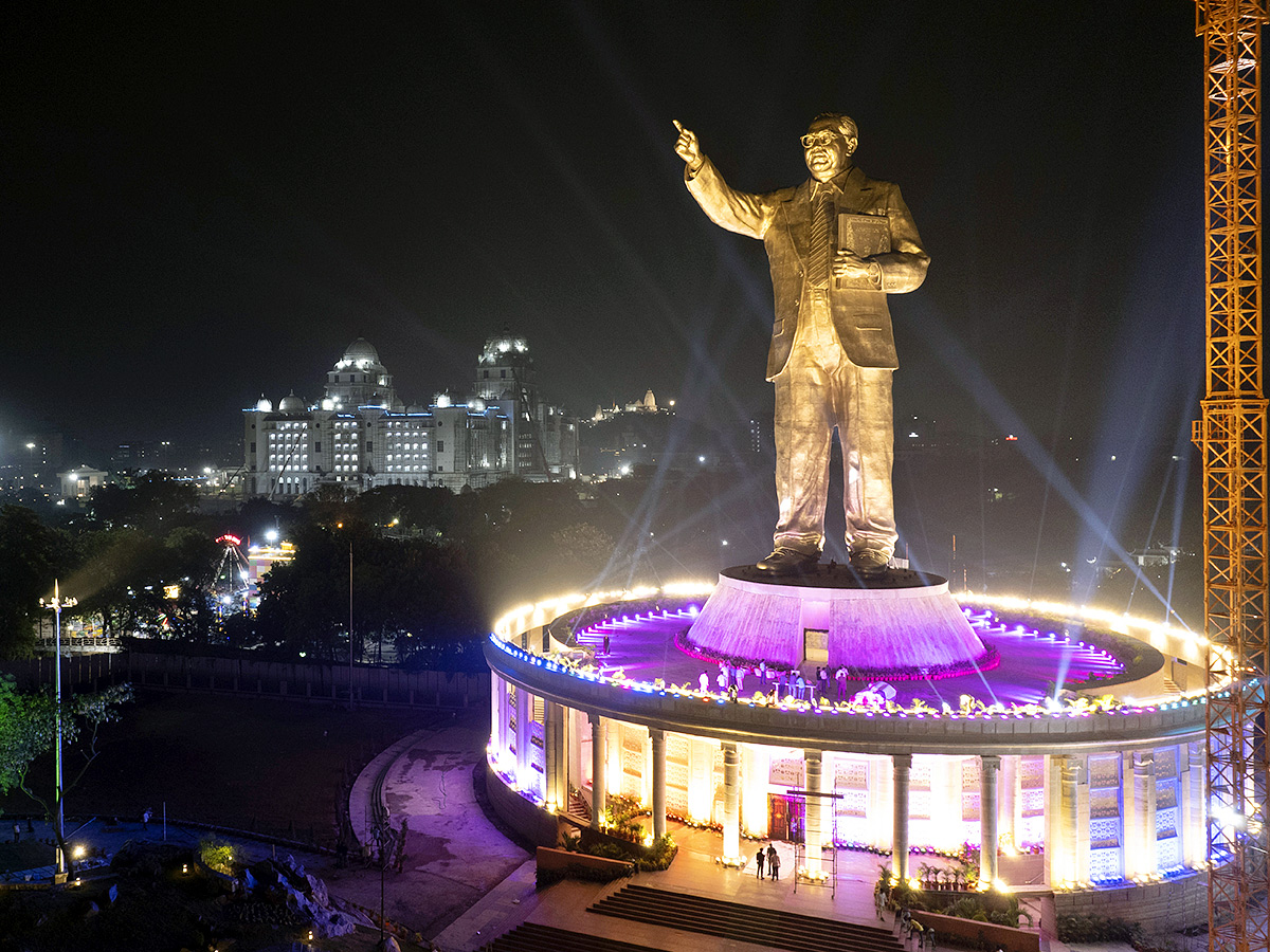 125_20Feet_20Dr_20BR_20Ambedkar_20Statue_20In_20Hyderabad_20Pics_17.jpg 16