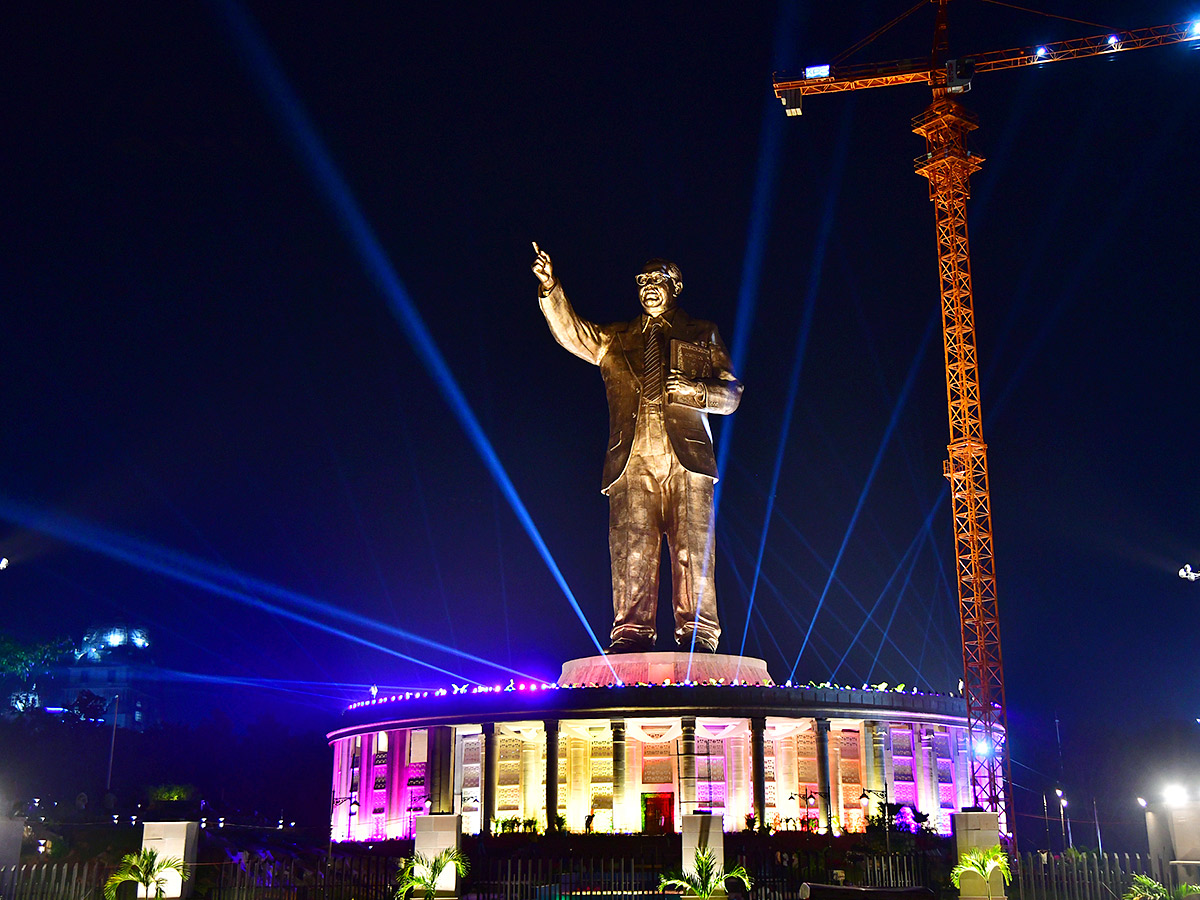 125_20Feet_20Dr_20BR_20Ambedkar_20Statue_20In_20Hyderabad_20Pics_18.jpg 17