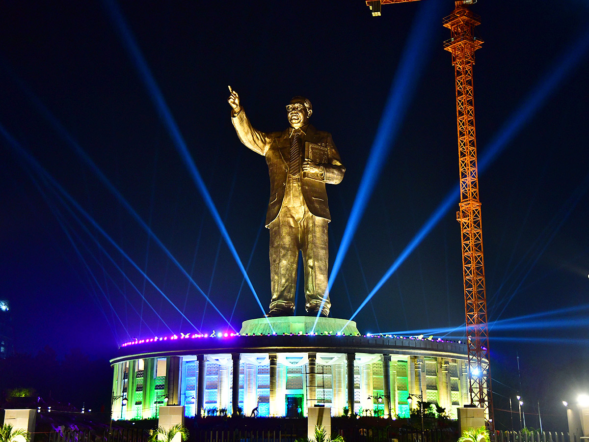 125_20Feet_20Dr_20BR_20Ambedkar_20Statue_20In_20Hyderabad_20Pics_23.jpg 22