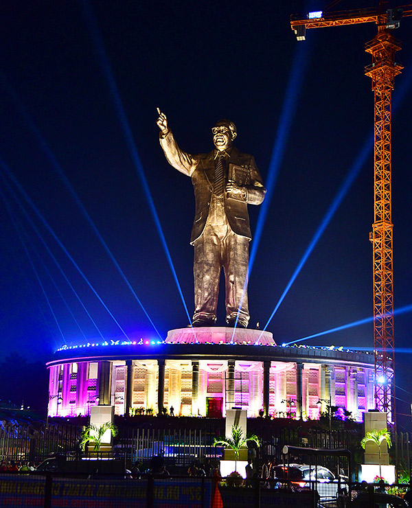 125_20Feet_20Dr_20BR_20Ambedkar_20Statue_20In_20Hyderabad_20Pics_24.jpg 23