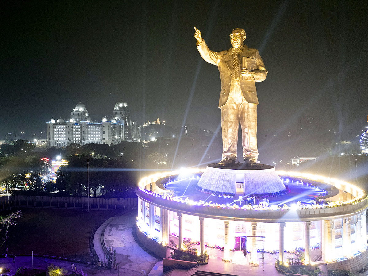 125_20Feet_20Dr_20BR_20Ambedkar_20Statue_20In_20Hyderabad_20Pics_25.jpg 24