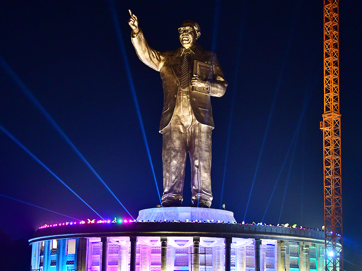 125_20Feet_20Dr_20BR_20Ambedkar_20Statue_20In_20Hyderabad_20Pics_28.jpg 27