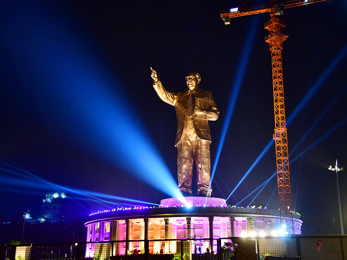 125_20Feet_20Dr_20BR_20Ambedkar_20Statue_20In_20Hyderabad_20Pics_29.jpg 28