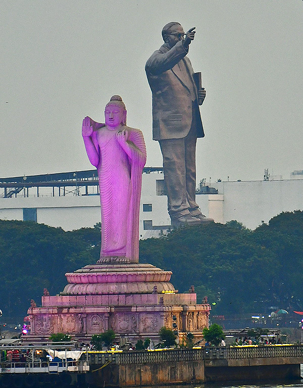 125_20Feet_20Dr_20BR_20Ambedkar_20Statue_20In_20Hyderabad_20Pics_36.jpg 35