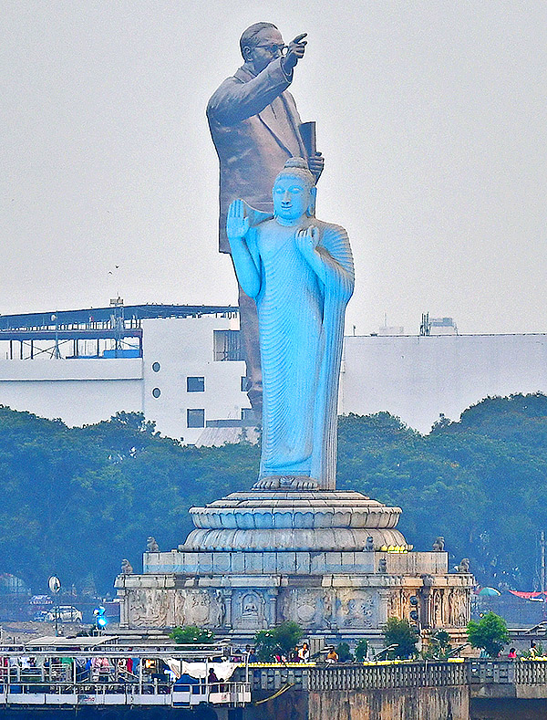 125_20Feet_20Dr_20BR_20Ambedkar_20Statue_20In_20Hyderabad_20Pics_37.jpg 36