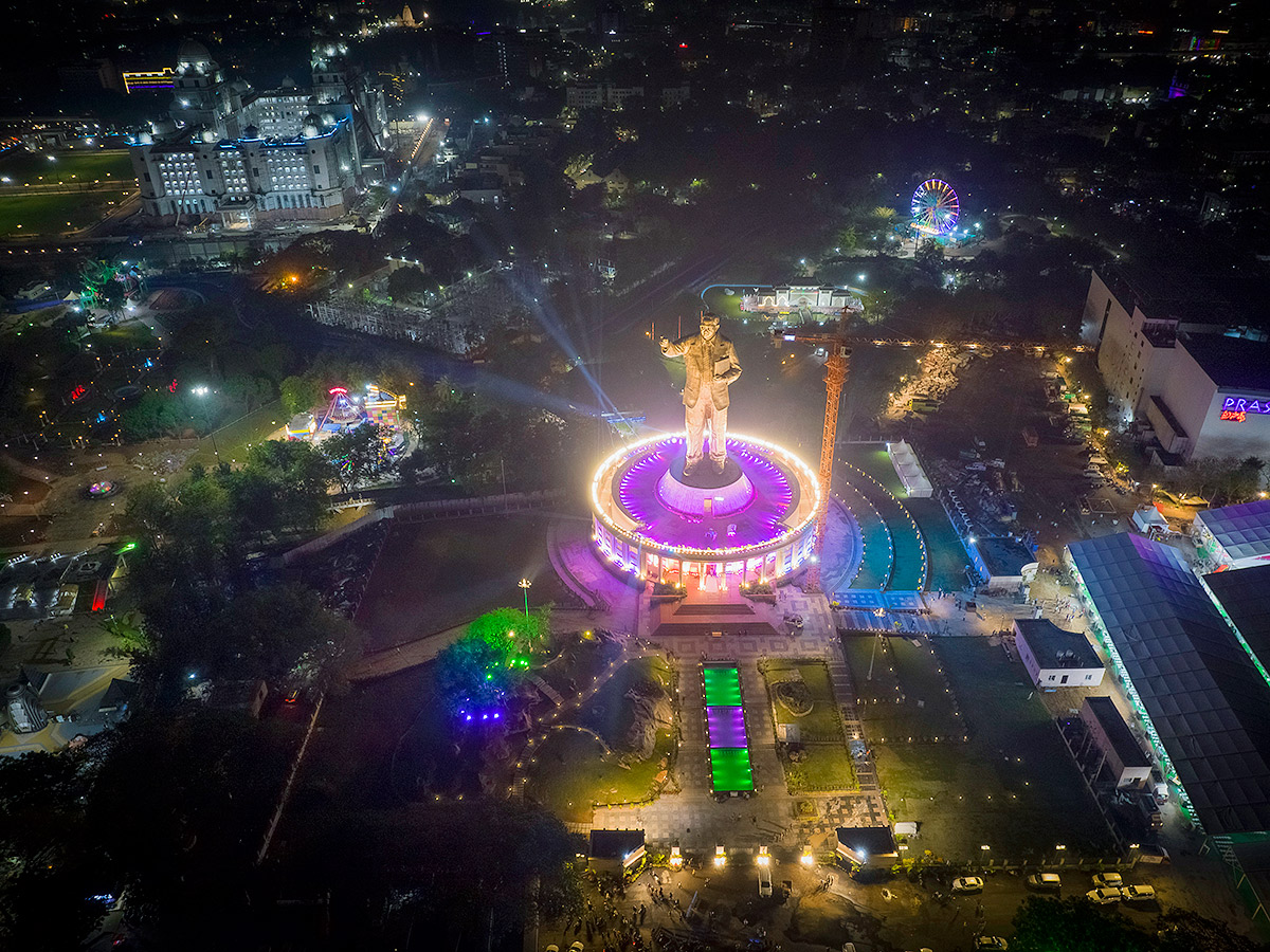 125_20Feet_20Dr_20BR_20Ambedkar_20Statue_20In_20Hyderabad_20Pics_4.jpg 4