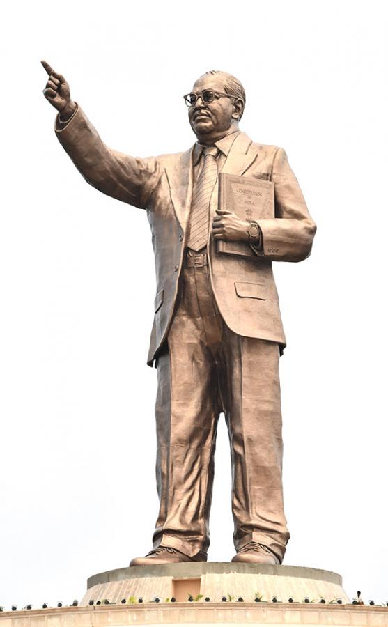 125_20Feet_20Dr_20BR_20Ambedkar_20Statue_20In_20Hyderabad_20Pics_40.jpg 39