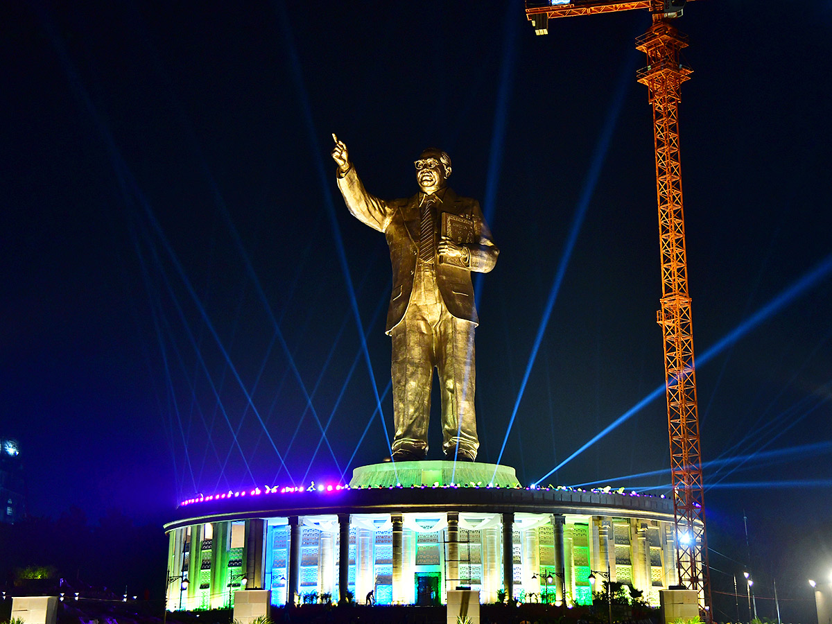 125_20Feet_20Dr_20BR_20Ambedkar_20Statue_20In_20Hyderabad_20Pics_6.jpg 6