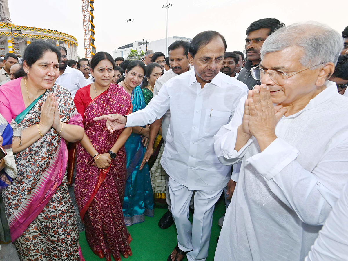 CM_20KCR_20Inaugurated_20Ambedkar_20Statue_20At_20Tank_20Bund_20Photos_24.jpg 25