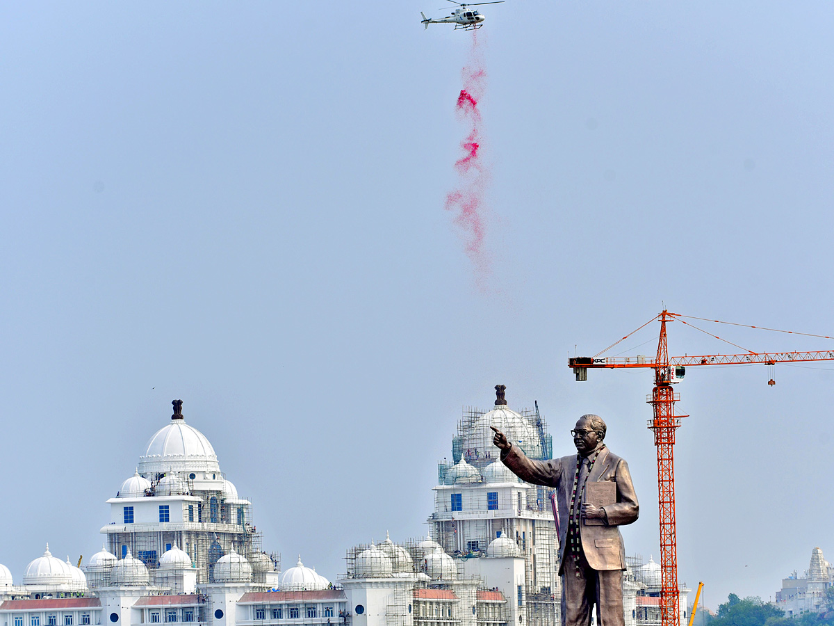 CM_20KCR_20Inaugurated_20Ambedkar_20Statue_20At_20Tank_20Bund_20Photos_34.jpg 35