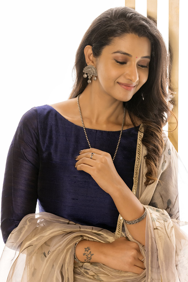 Priya_20Bhavani_20Shankar_20New_20Images_11.jpg 11