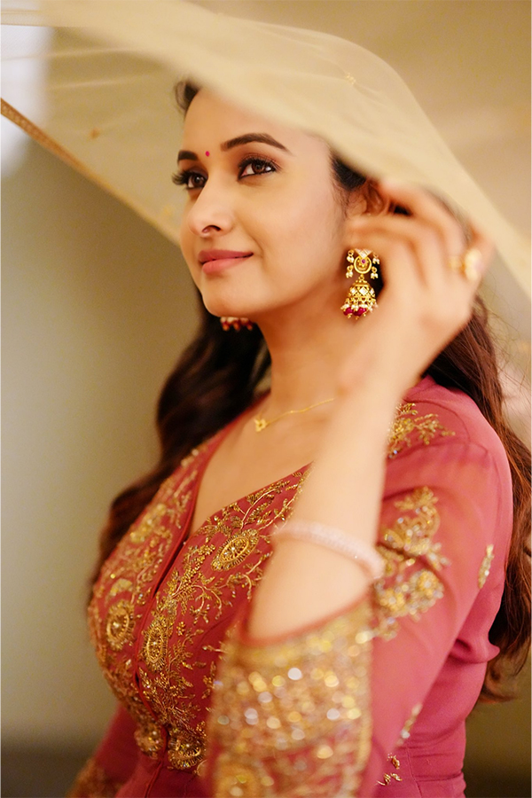 Priya_20Bhavani_20Shankar_20New_20Images_25.jpg 25