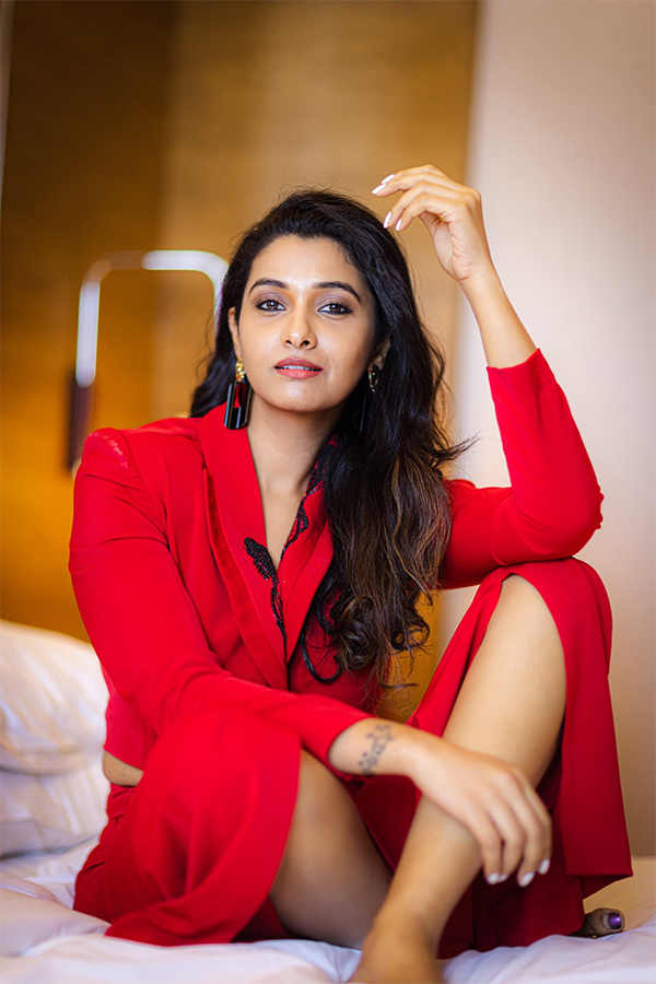 Priya_20Bhavani_20Shankar_20New_20Images_5.jpg 5