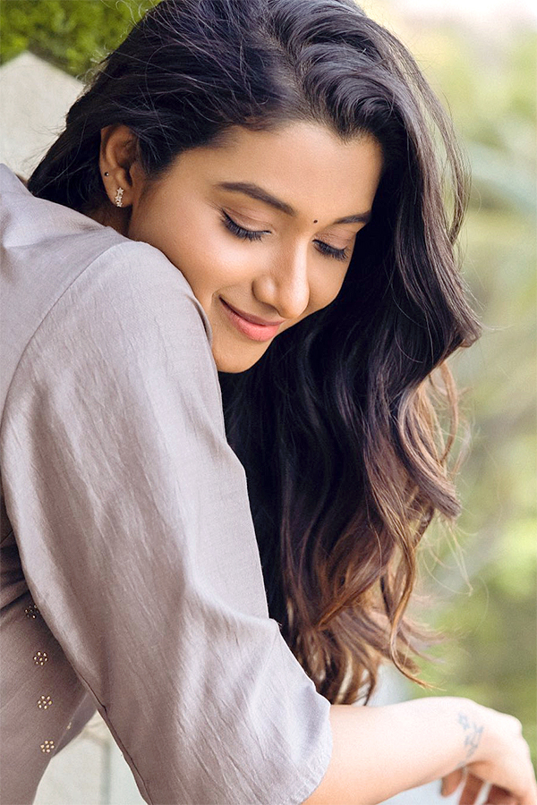 Priya_20Bhavani_20Shankar_20New_20Images_6.jpg 6