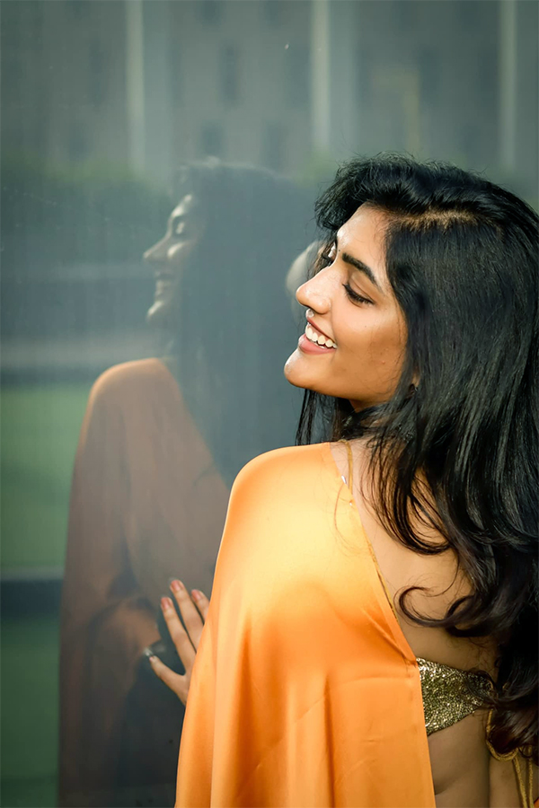 Actress_20Eesha_20Rebba_20Photos_18.jpg 18