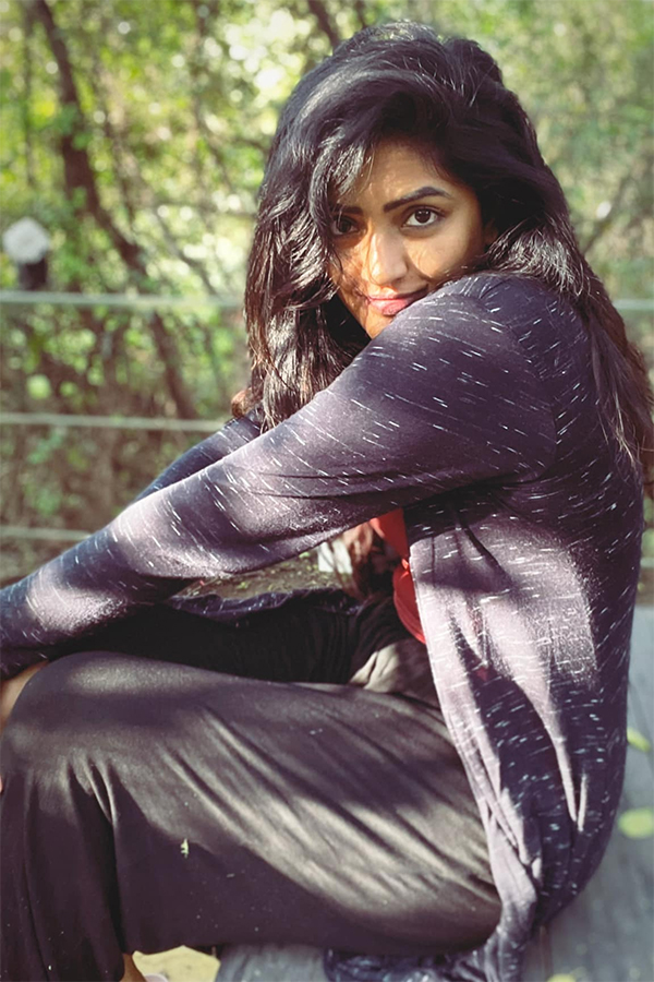 Actress_20Eesha_20Rebba_20Photos_20.jpg 20