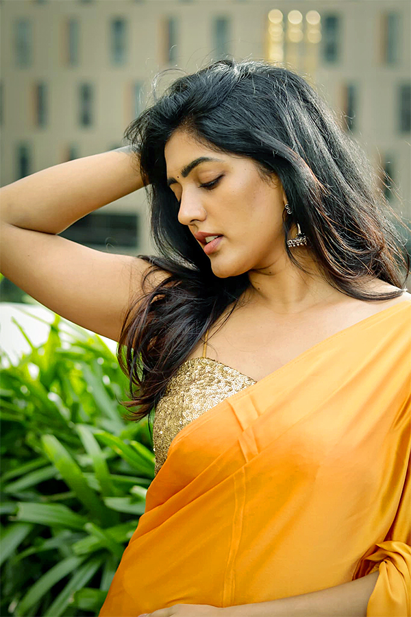 Actress_20Eesha_20Rebba_20Photos_25.jpg 25