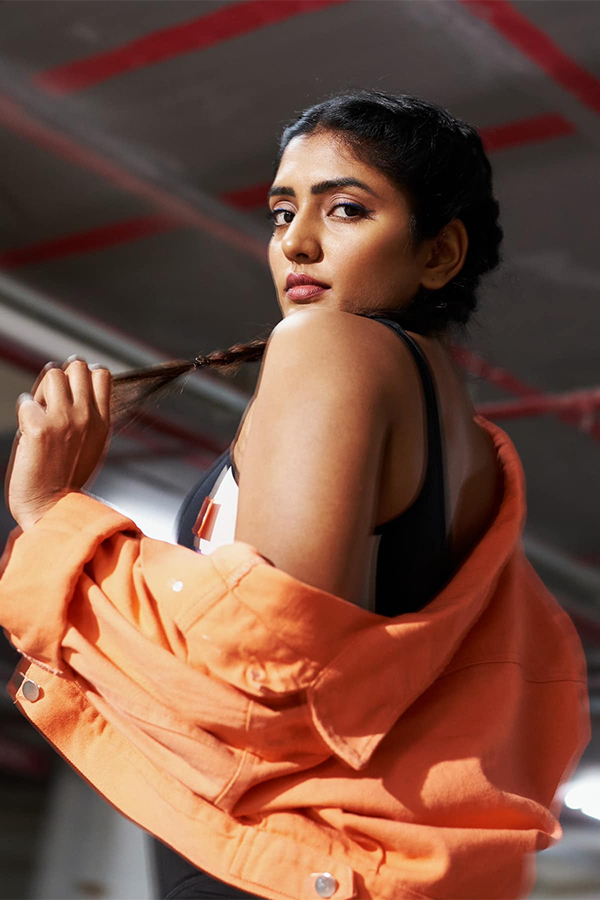 Actress_20Eesha_20Rebba_20Photos_6.jpg 6