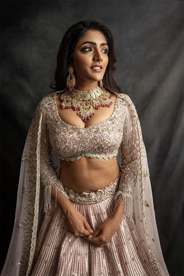 Actress_20Eesha_20Rebba_20Photos_8.jpg 8