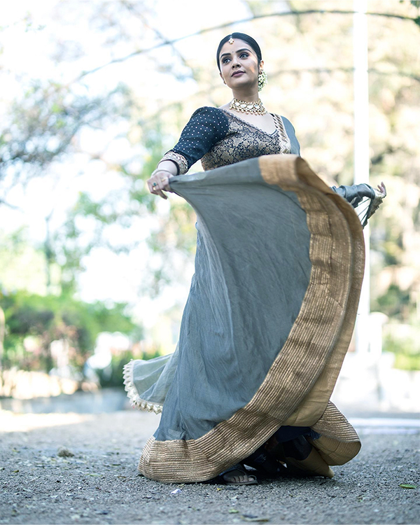 Telugu_20Anchor_20Sreemukhi_20Latest_20Photoshoot_20Pics_15.jpg 15