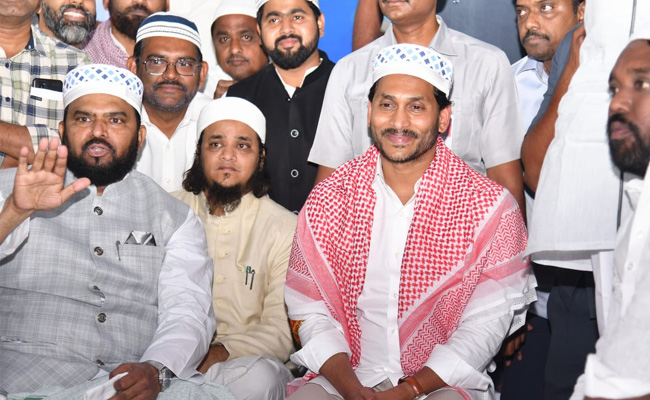 CM-YS-JAGAN_4.jpg