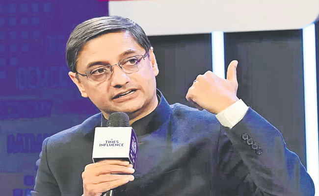 SANJEEV-SANYAL.jpg